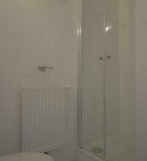 اتاق اکونومی, Ch Luka Budget