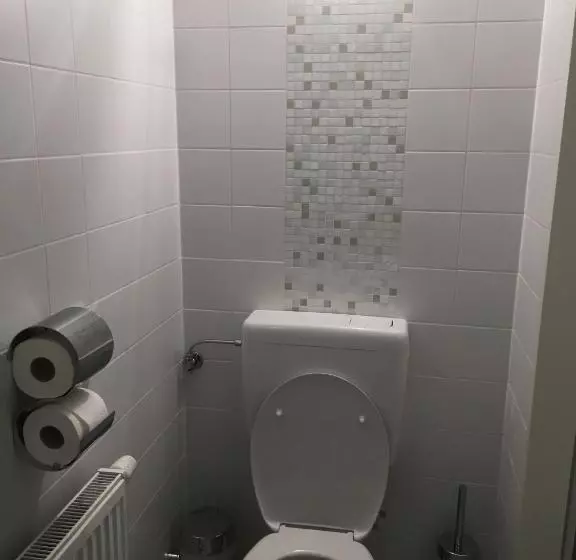 Economy Triple Room, Ch Luka Budget