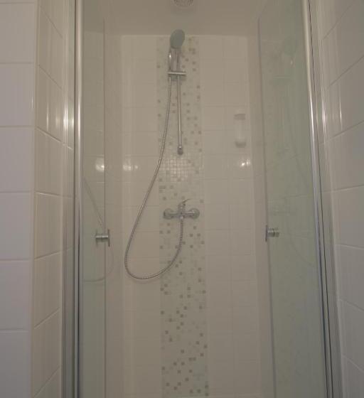 Economy Triple Room, Ch Luka Budget