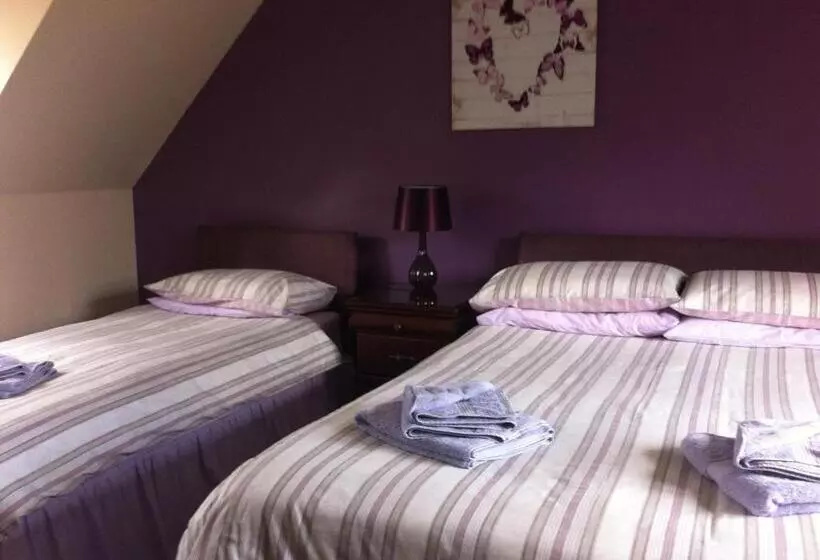 اتاق خانوادگی, The Factor S Inn & Factor S Cottage