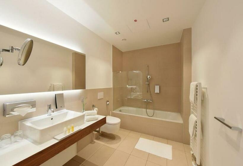 Номер Superior, Amedia Plaza Dresden, Trademark Collection By Wyndham