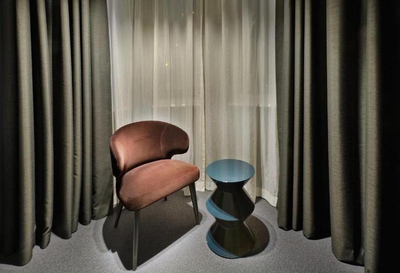 舒适三人间, Amsterdam Forest