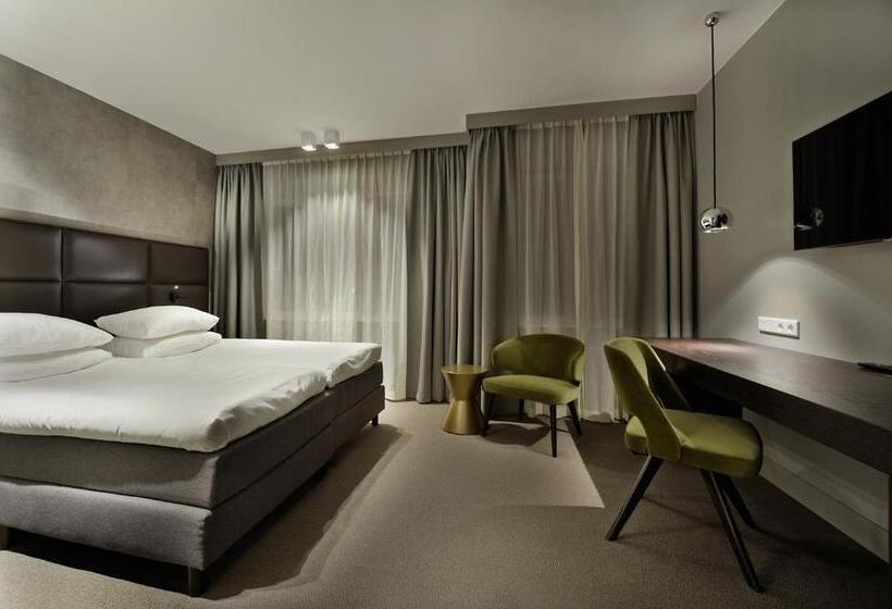 舒适三人间, Amsterdam Forest