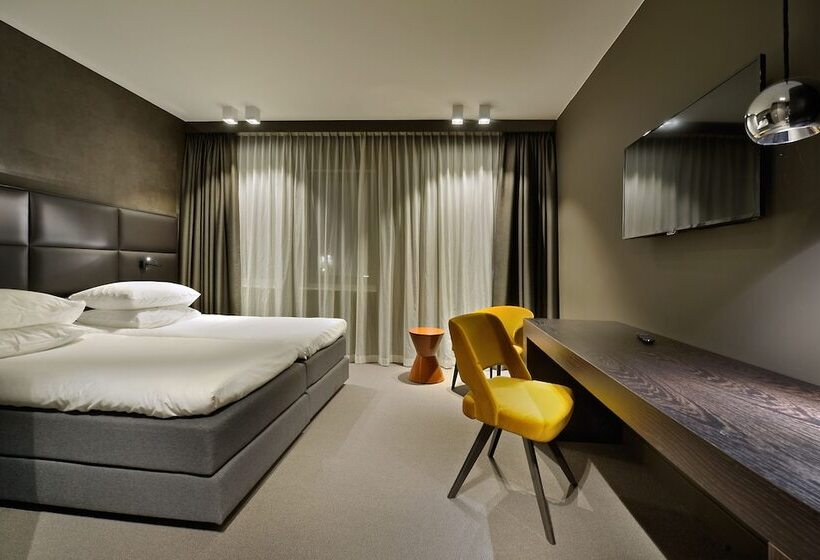 舒适三人间, Amsterdam Forest