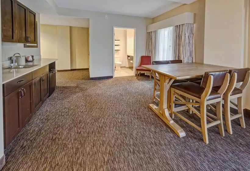 リバービュースイート, Black Fox Lodge Pigeon Forge, Tapestry Collection By Hilton