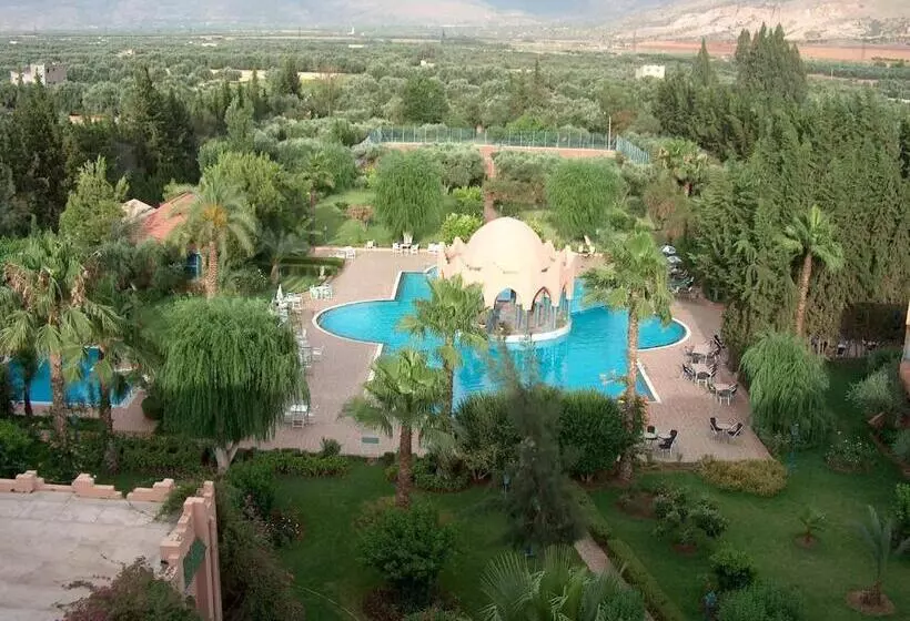 اتاق استاندارد سه نفره, Chems Le Tazarkount