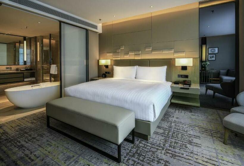 キングサイズベッドのデラックスルーム, Chengdu Marriott Hotel Financial Centre