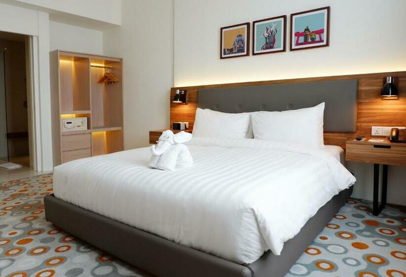 جناح جونيور, Fairfield By Marriott Surabaya