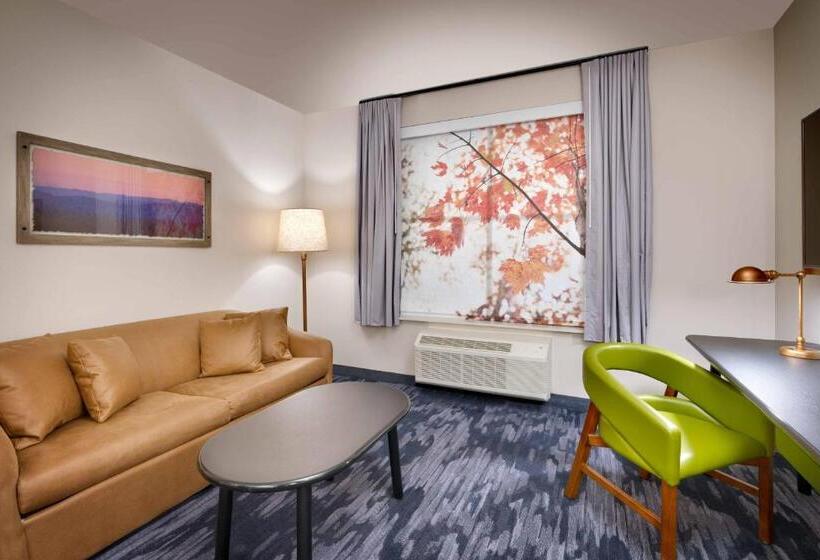 带大床的套房, Fairfield Inn & Suites By Marriott Rockport