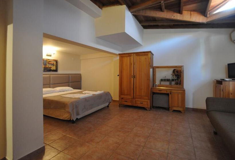 اتاق خانوادگی, Ford