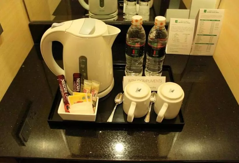 اتاق استاندارد با تخت بزرگ, Imperial Palace