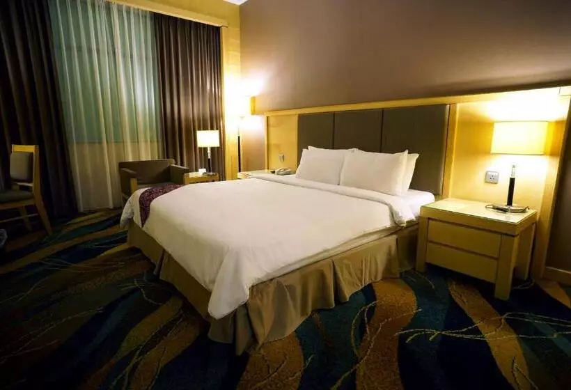 اتاق استاندارد با تخت بزرگ, Imperial Palace