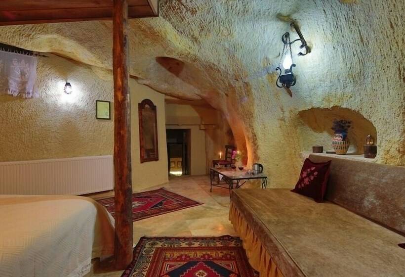 سوئیت با وان آب گرم, Jerveni Cave