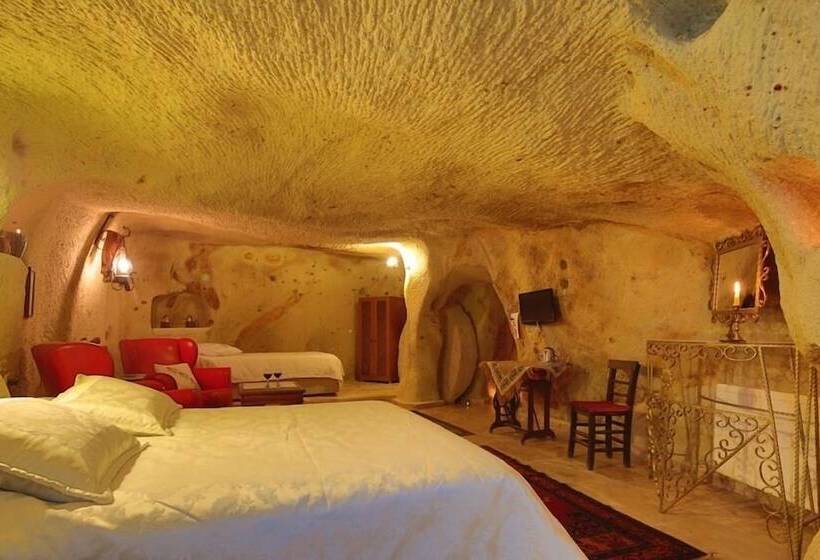 سوئیت با وان آب گرم, Jerveni Cave