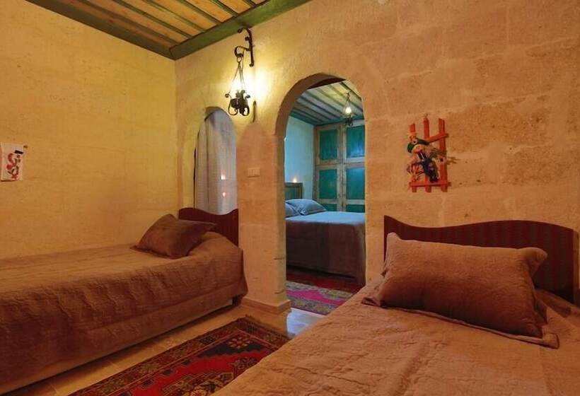 سوئیت با وان آب گرم, Jerveni Cave