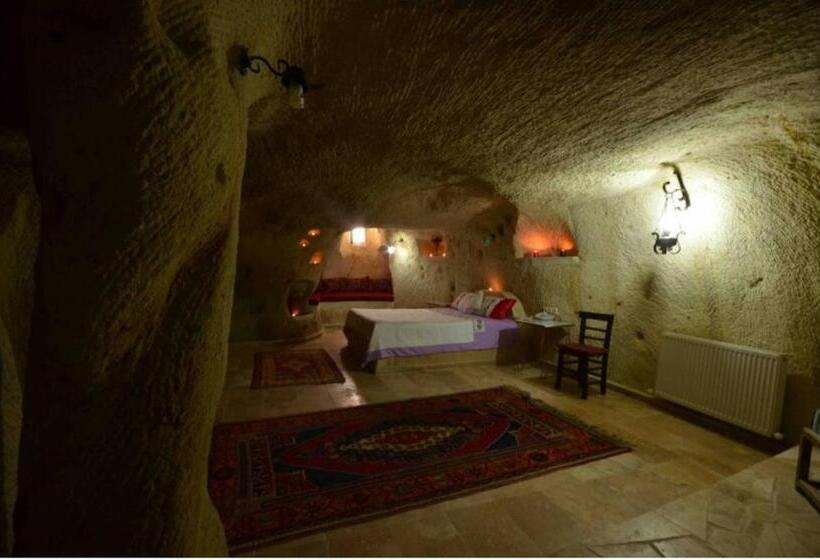 سوئیت با وان آب گرم, Jerveni Cave