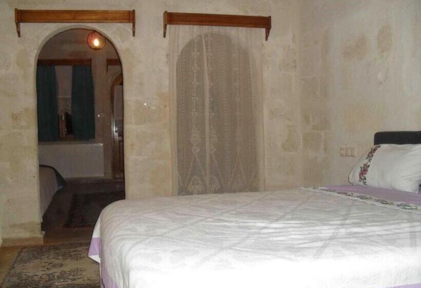 اتاق لوکس با وان آب گرم, Jerveni Cave