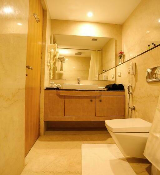 デラックスルーム, Sivaraj Inn Salem