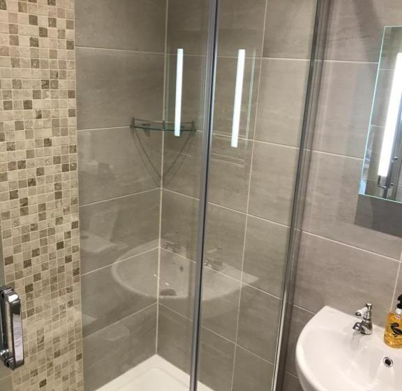 デラックスルーム, Glendale Guest House