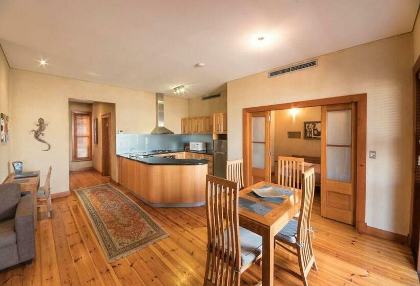 דירת חדר דלוקס, Rialto Suites