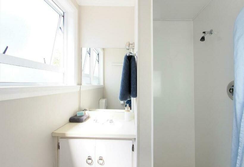 דירת חדר, Riverlodge Motel