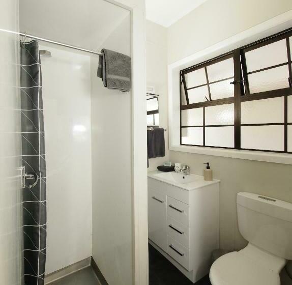 דירת חדר משפחתית, Riverlodge Motel