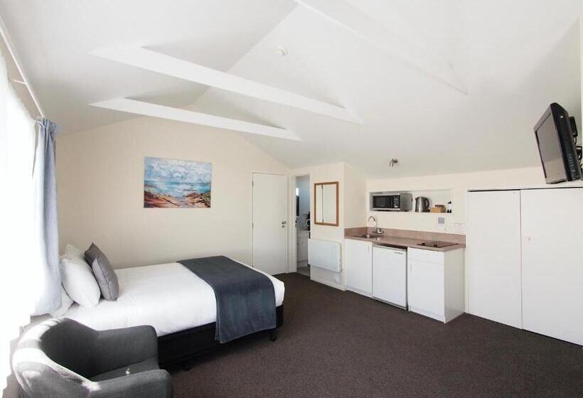 סטודיו דלוקס, Riverlodge Motel