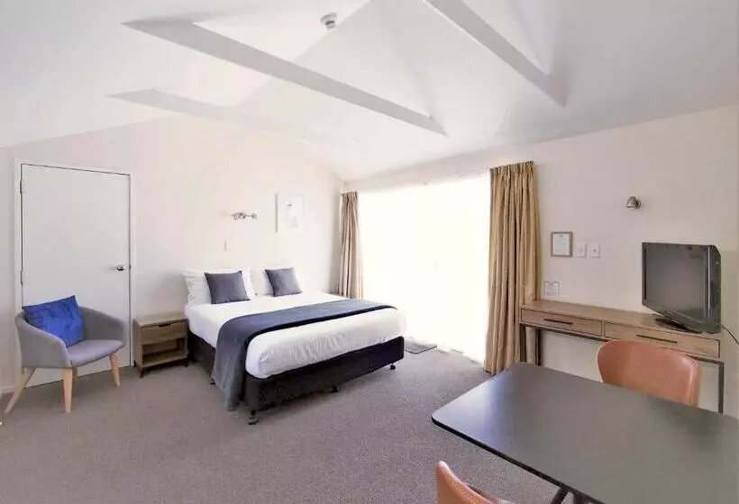 سوئیت 2 خوابه, Riverlodge Motel