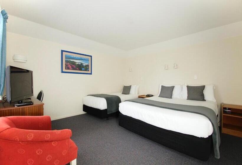 בית, 4 חדרי שינה, Riverlodge Motel