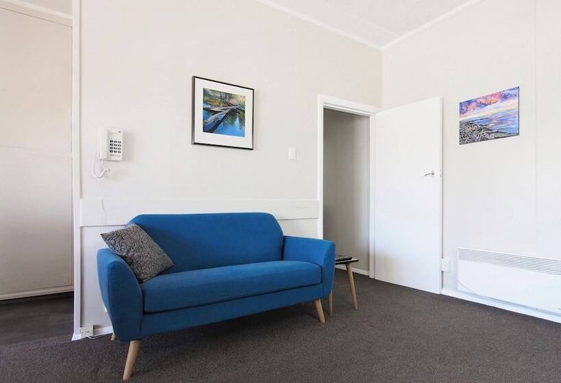 דירת חדר משפחתית, Riverlodge Motel