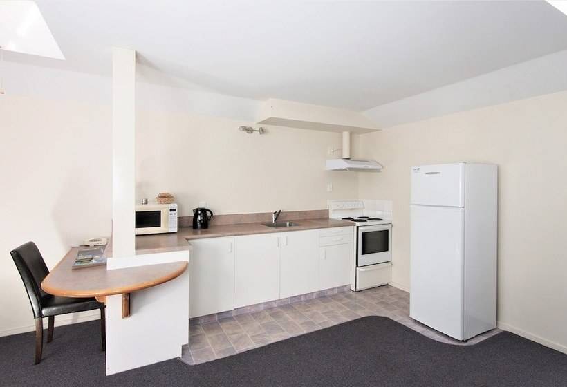 דירת חדר, Riverlodge Motel