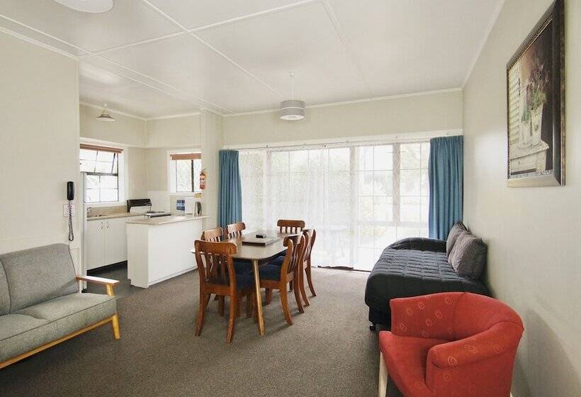 Апартаменты 2 Спальни, Riverlodge Motel