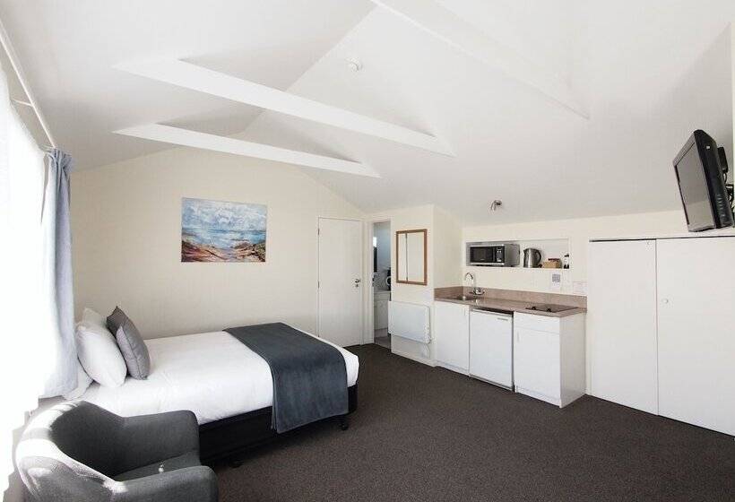 סוויטת 2 חדרי שינה, Riverlodge Motel