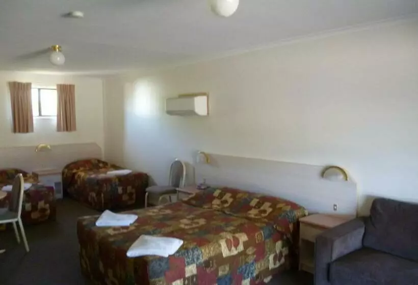ファミリールーム, Yass Motel