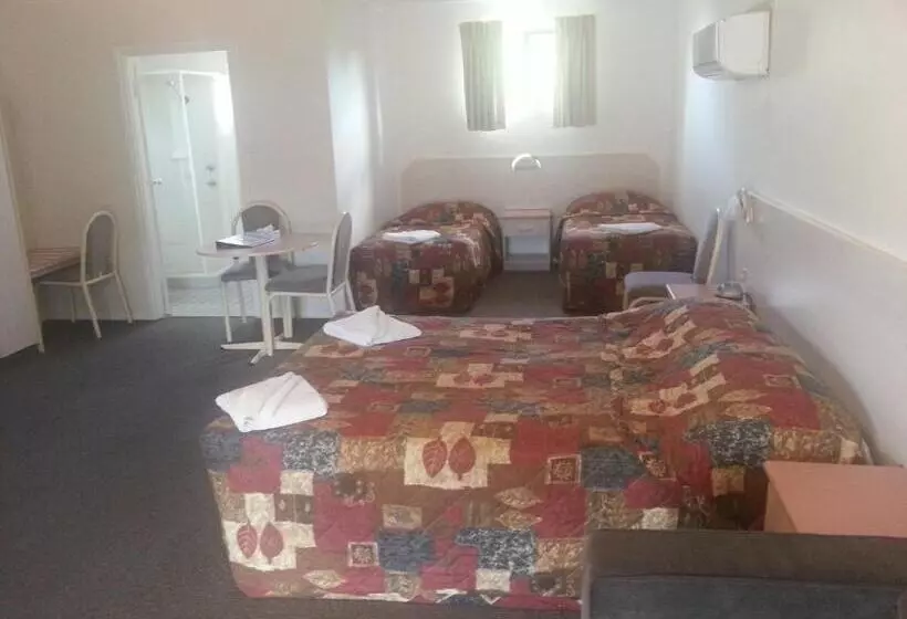 ファミリールーム, Yass Motel