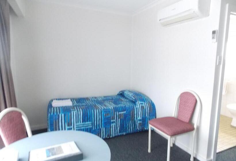 מיטה בחדר משותף, Yass Motel