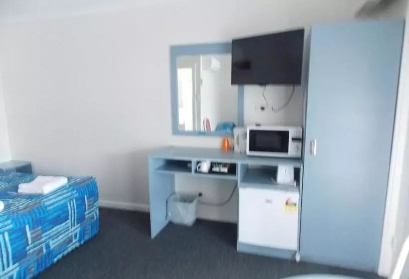 ルームシェアのワンベッド, Yass Motel
