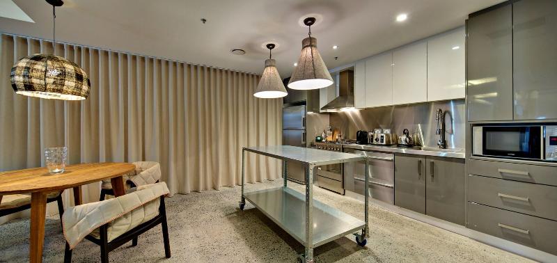デラックススイート, Zara Tower – Luxury Suites And Apartments