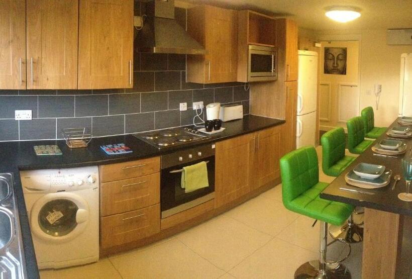 デラックスルーム, Alton Apartments