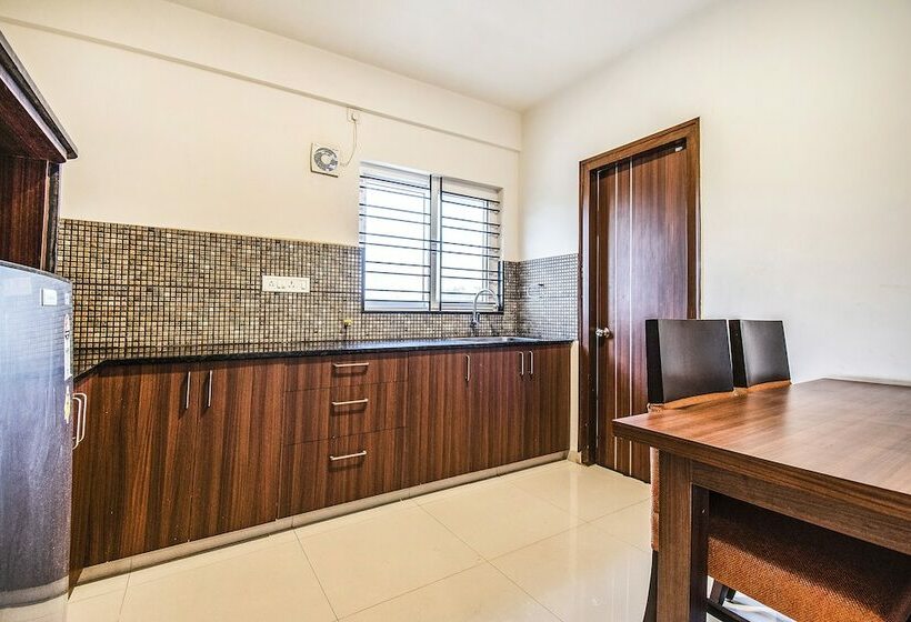 סוויטה, Fabhotel Oakwoods Serai