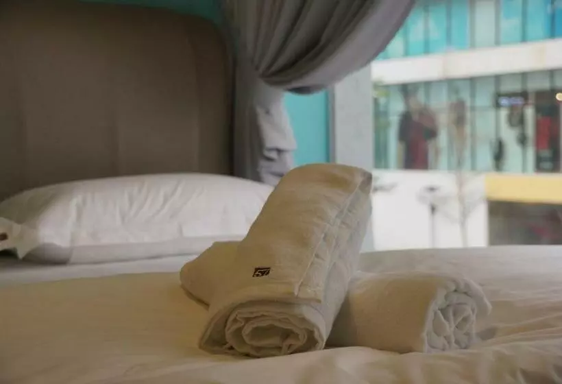 اتاق لوکس, 57