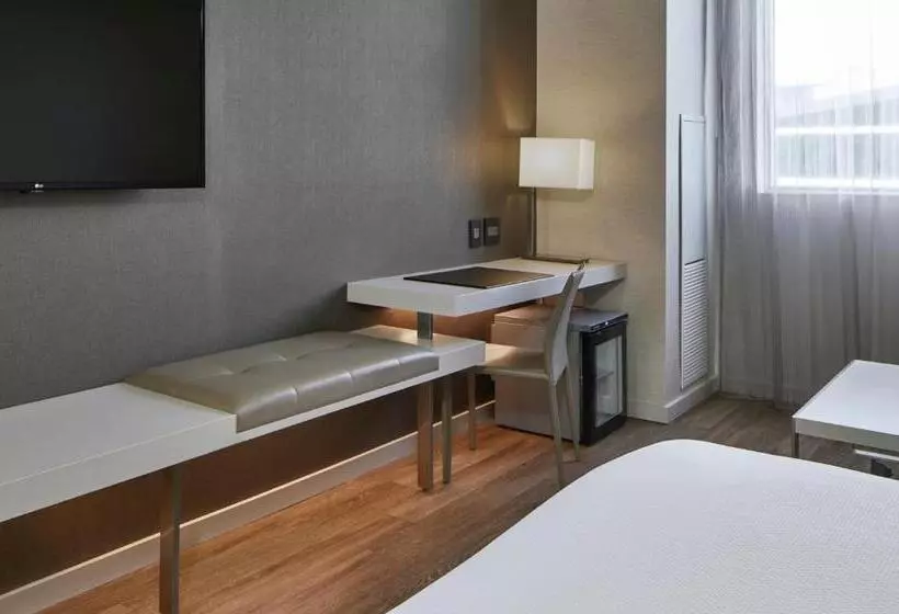 身障者適用キングサイズベッドルーム, Ac Hotel By Marriott Miami Aventura
