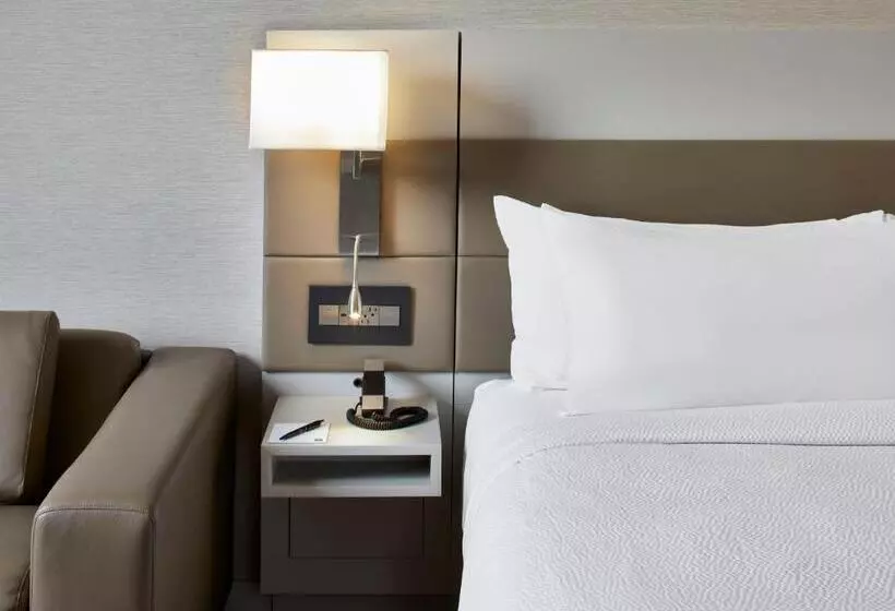 身障者適用キングサイズベッドルーム, Ac Hotel By Marriott Miami Aventura