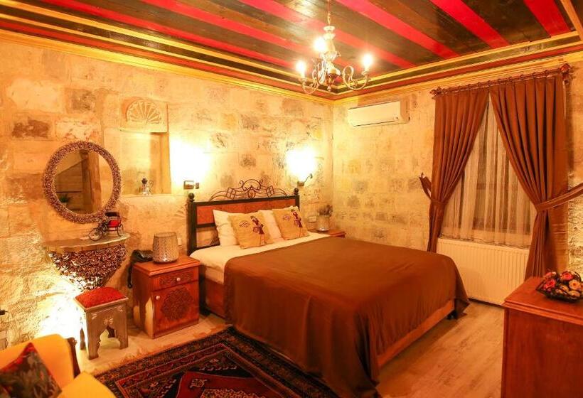 غرفة سوبيريور, Bedrock Cave