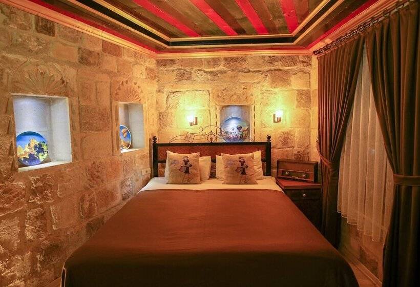 جناح سرير كينج, Bedrock Cave