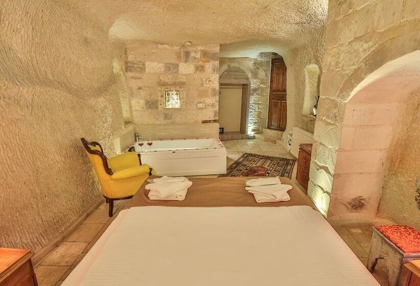 デラックスルーム, Bedrock Cave
