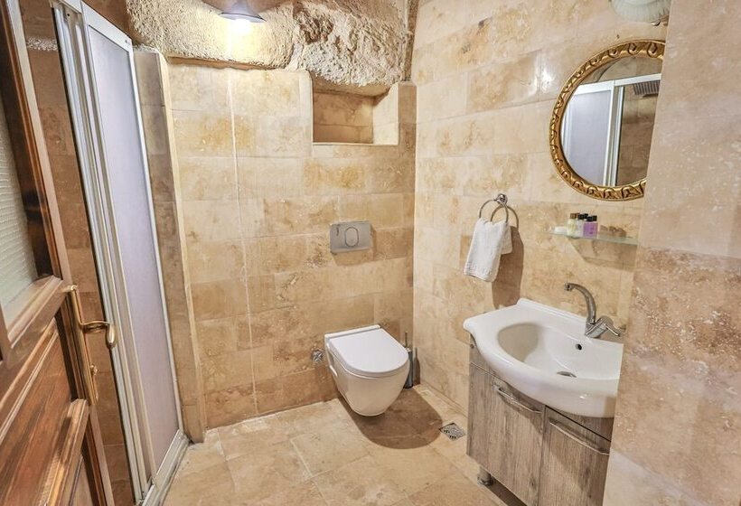 غرفة ديلوكس, Bedrock Cave