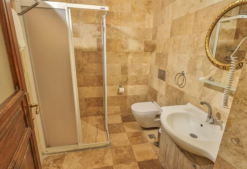 غرفة ديلوكس, Bedrock Cave