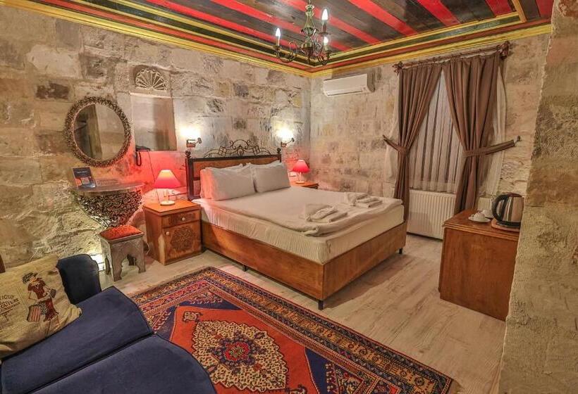 غرفة كلاسيكية, Bedrock Cave