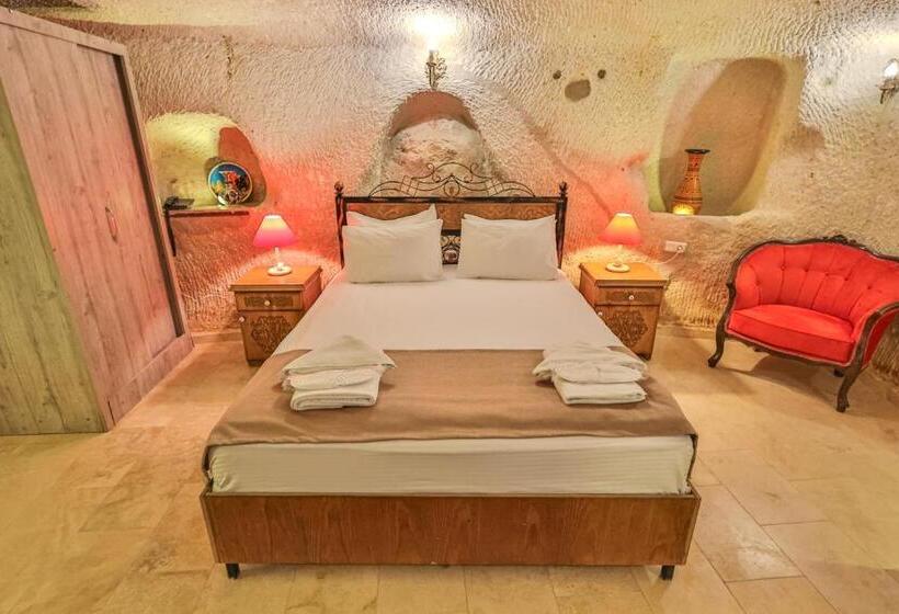 غرفة سوبيريور, Bedrock Cave